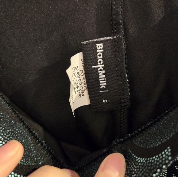 Blackmilk Mermaid Scale Leggings - Picture 4 of 5